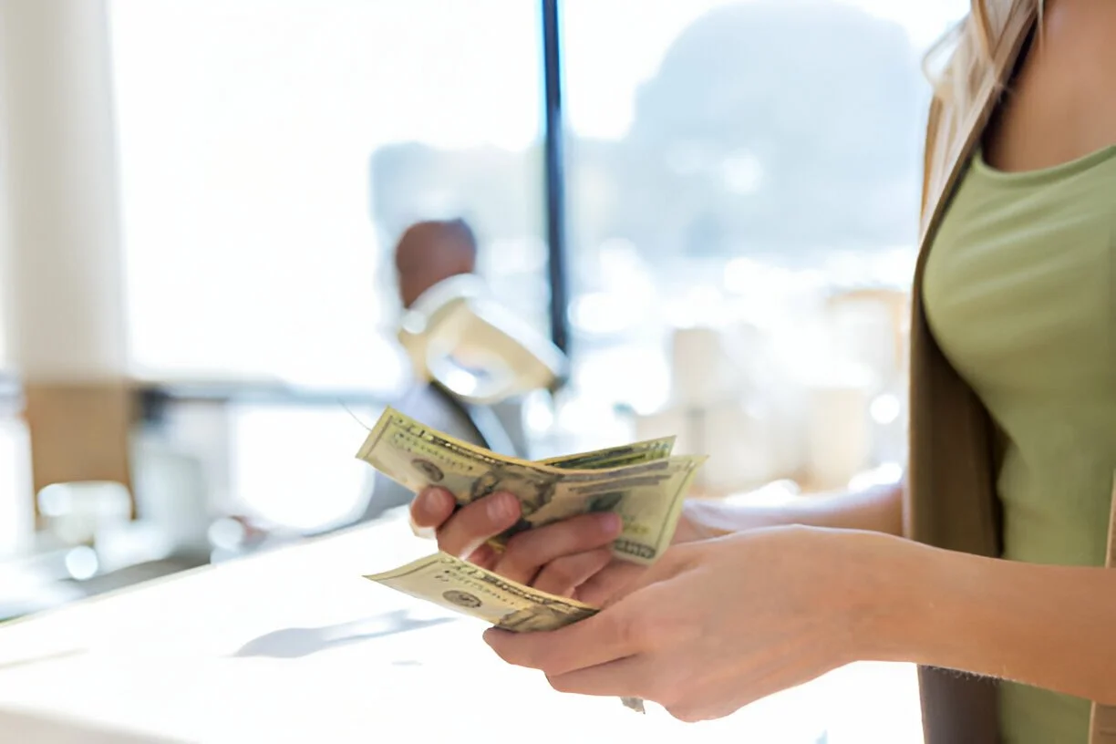 How to Get a Pay Stub As a Waitress